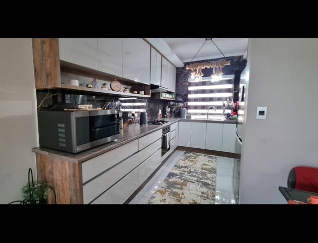 2 BEDROOM FLAT FOR SALE IN GLENWOOD